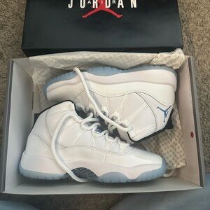 Air Jordan 11 Retro (GS) white/legend blue